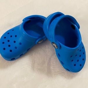 Toddler crocs